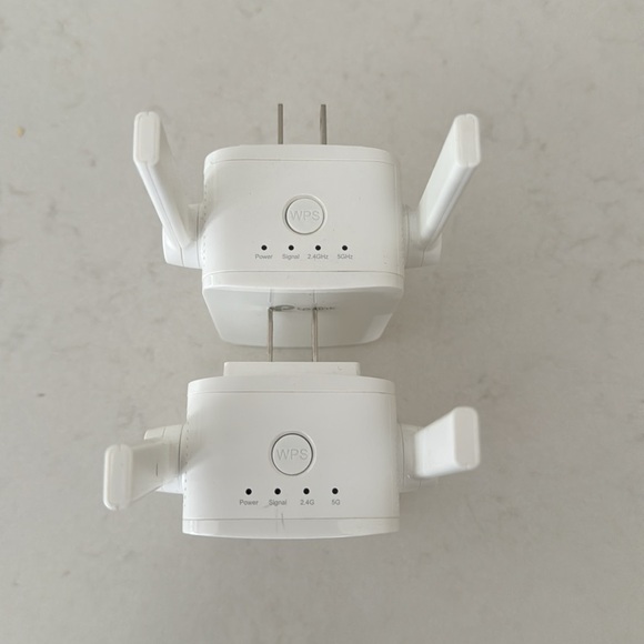 TP-link Model:RE205 Wall Plug Adapter in white - Picture 3 of 4